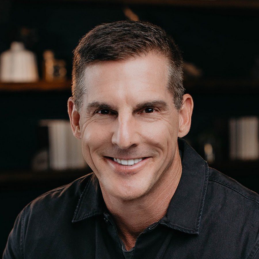 Book Craig Groeschel for your event.